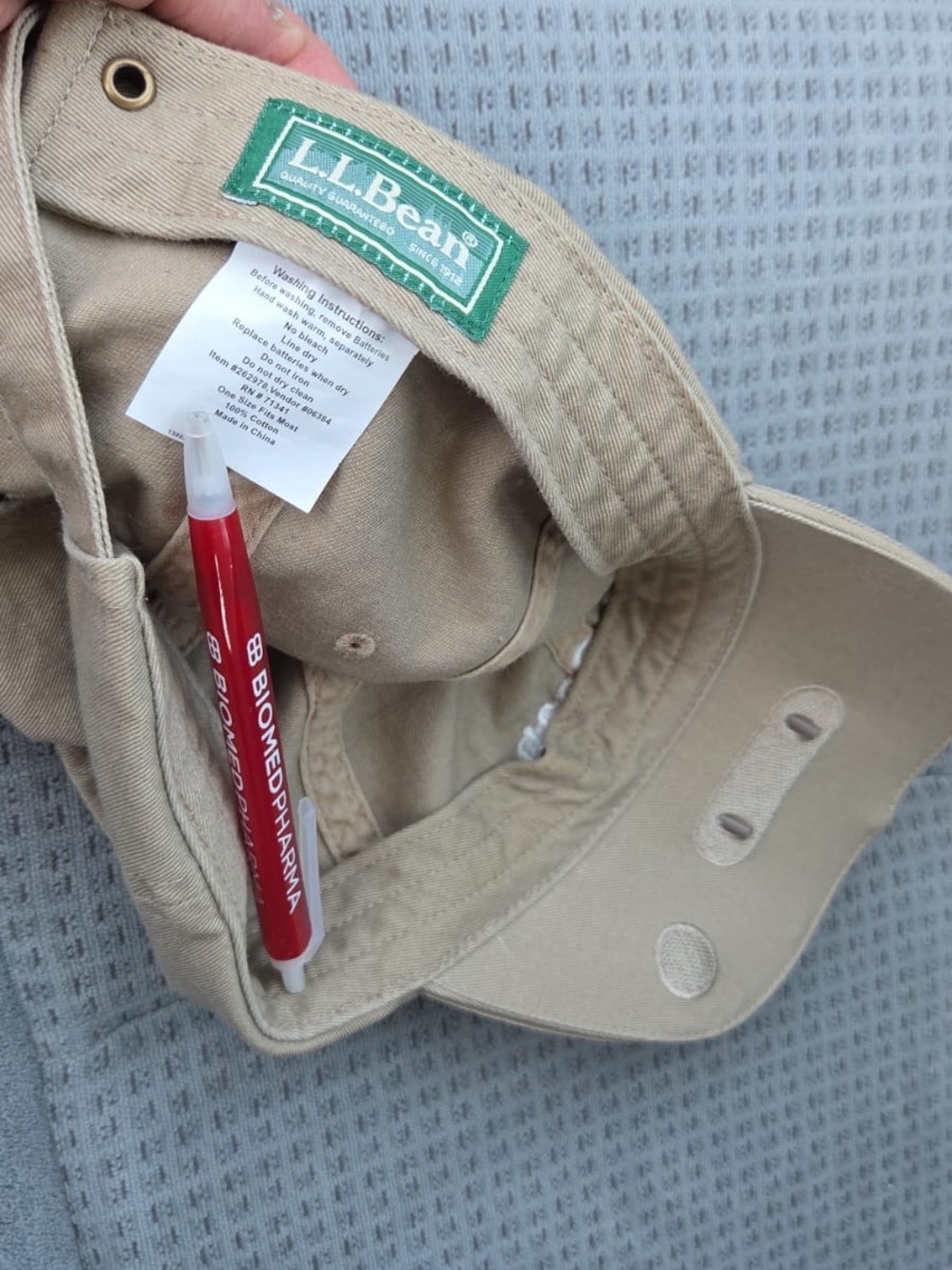 Hat - Men's Accessory - Picture 5 of 5